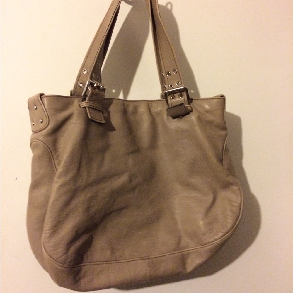 Marc Jacobs Tan Purse - Picture 5 of 8